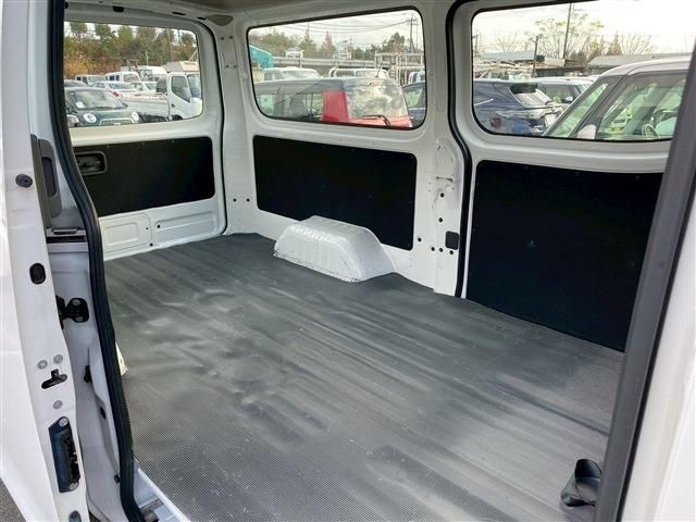 NISSAN NV350 CARAVAN 2018