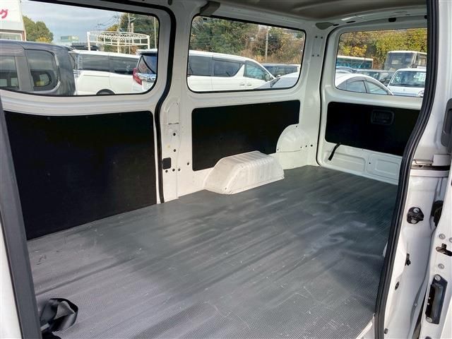 NISSAN NV350 CARAVAN 2018