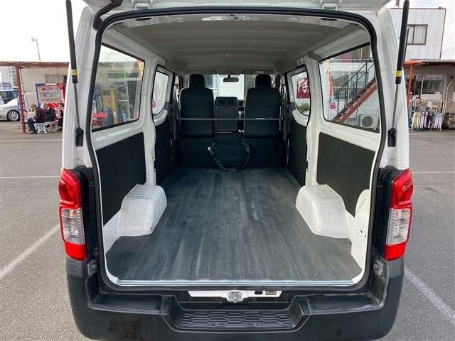 NISSAN NV350 CARAVAN 2018
