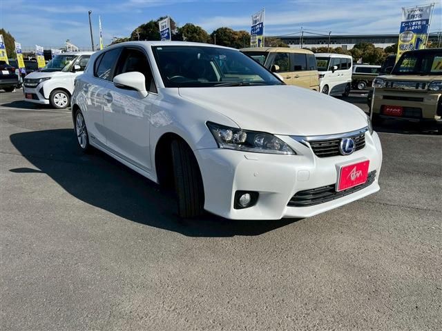 TOYOTA LEXUS CT200h 2011