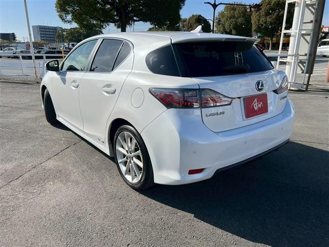 TOYOTA LEXUS CT200h 2011