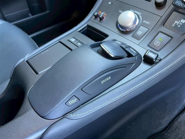 TOYOTA LEXUS CT200h 2011