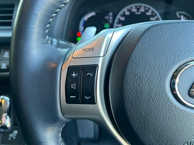 TOYOTA LEXUS CT200h 2011