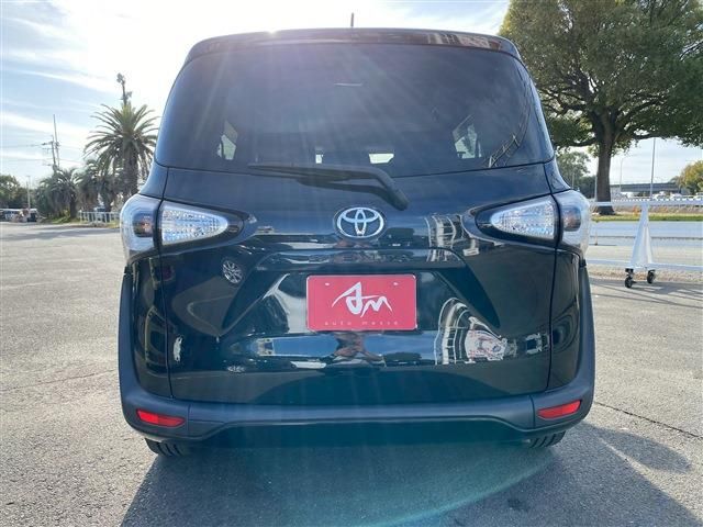 TOYOTA SIENTA 2017