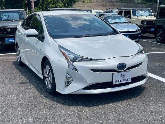 TOYOTA PRIUS 2016