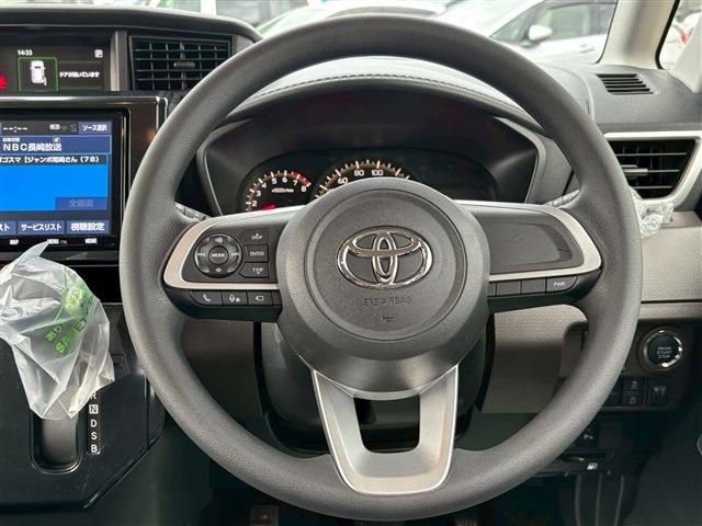 TOYOTA ROOMY 2022