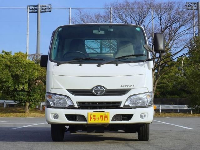 TOYOTA DYNA 2017
