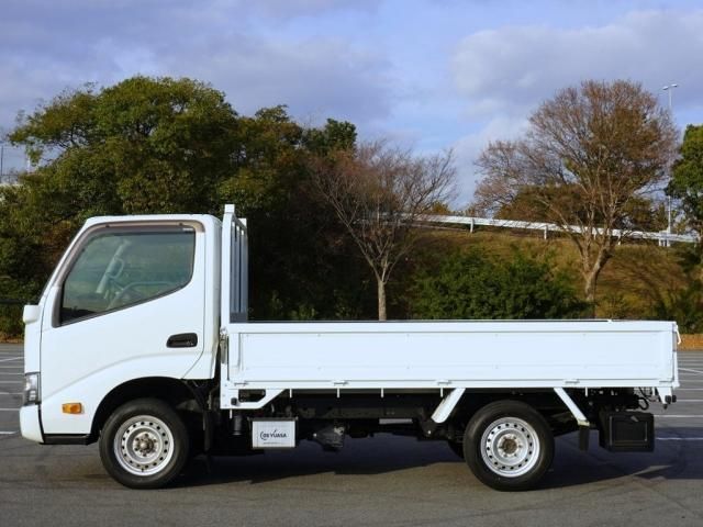 TOYOTA DYNA 2017