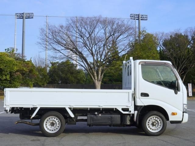 TOYOTA DYNA 2017