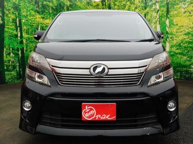 TOYOTA VELLFIRE 2013