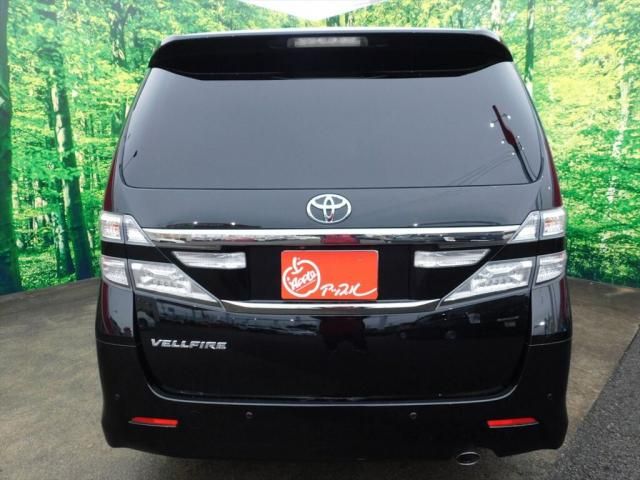 TOYOTA VELLFIRE 2013