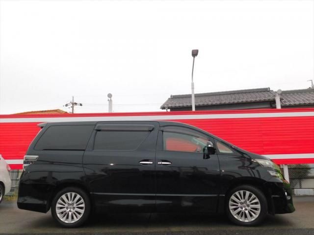 TOYOTA VELLFIRE 2013