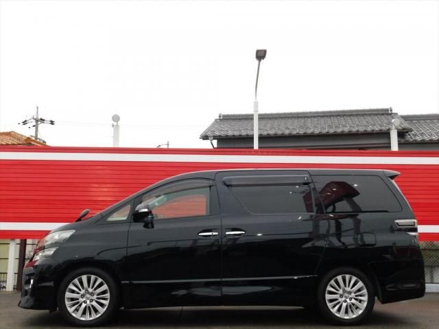 TOYOTA VELLFIRE 2013