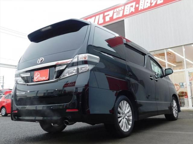 TOYOTA VELLFIRE 2013