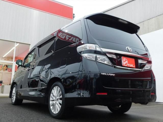 TOYOTA VELLFIRE 2013