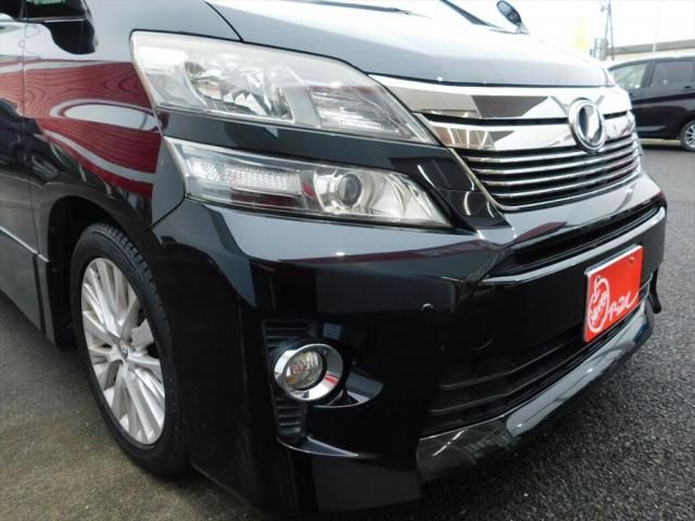 TOYOTA VELLFIRE 2013