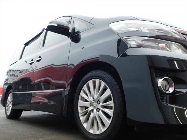 TOYOTA VELLFIRE 2013