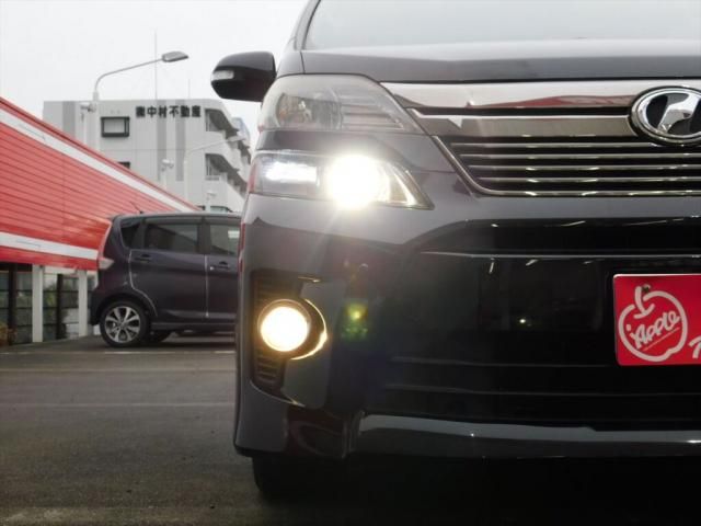 TOYOTA VELLFIRE 2013