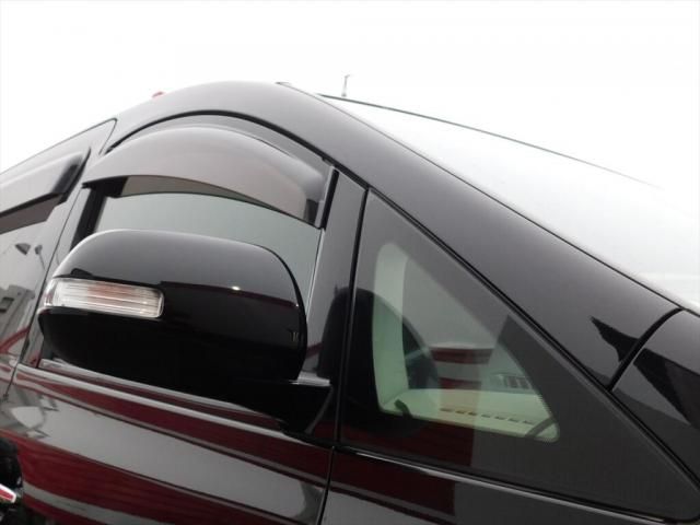 TOYOTA VELLFIRE 2013