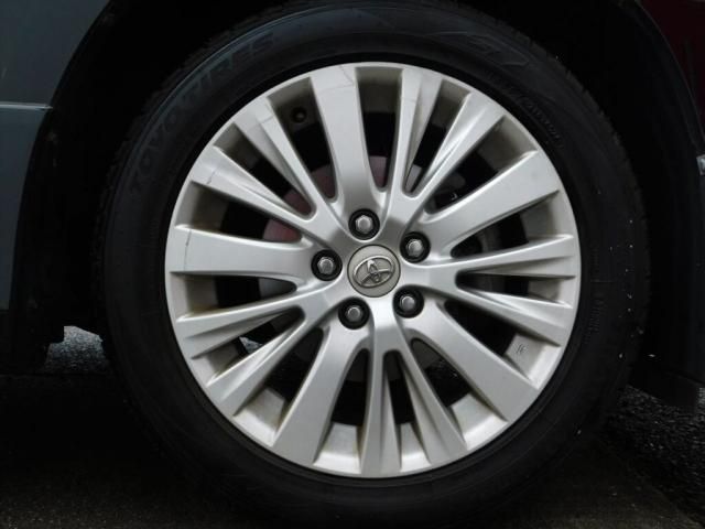 TOYOTA VELLFIRE 2013