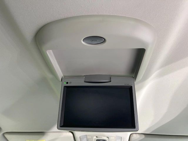 TOYOTA VELLFIRE 2010