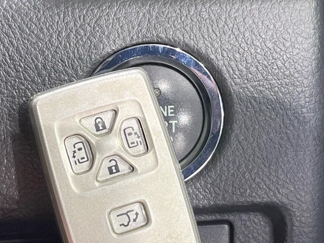 TOYOTA VELLFIRE 2010