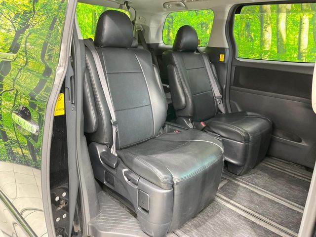 TOYOTA VELLFIRE 2010