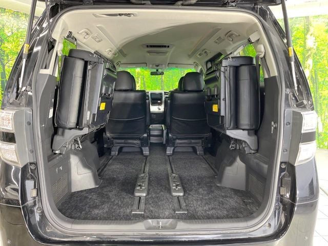 TOYOTA VELLFIRE 2010