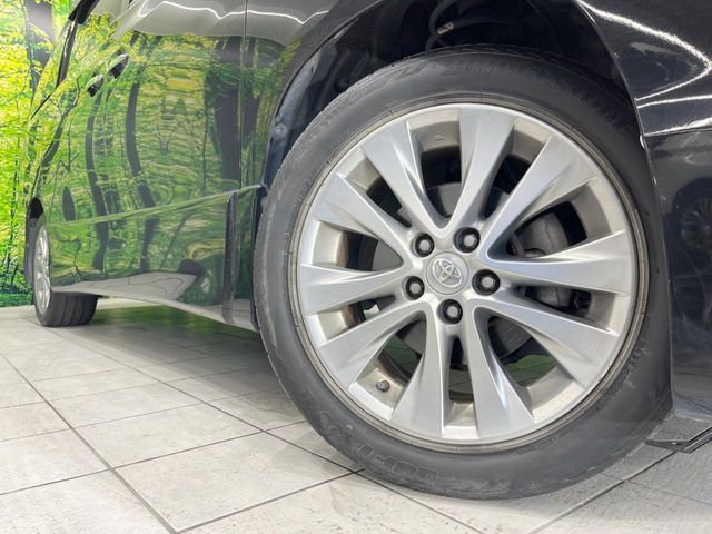 TOYOTA VELLFIRE 2010