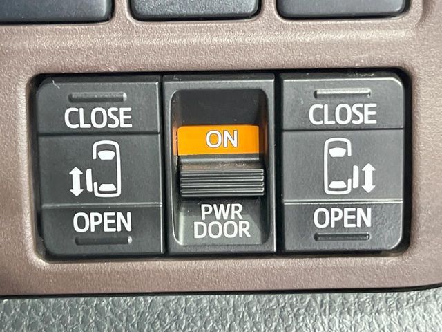 TOYOTA ESQUIRE HYBRID 2015