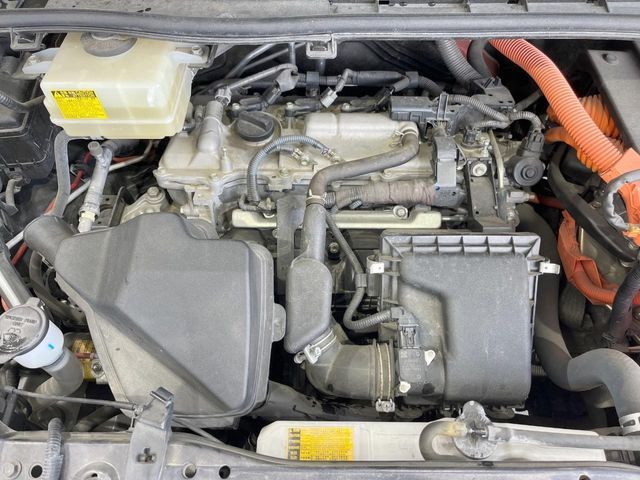 TOYOTA ESQUIRE HYBRID 2015