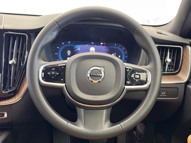 VOLVO VOLVO XC60 2022