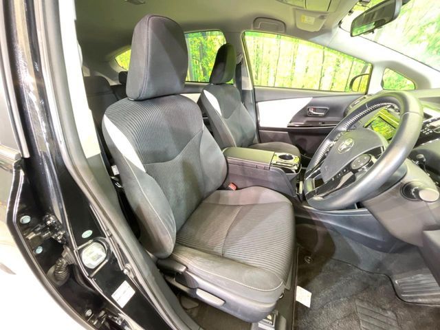 TOYOTA PRIUS Alpha 2017