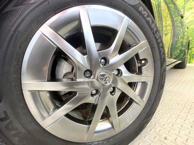 TOYOTA PRIUS Alpha 2017