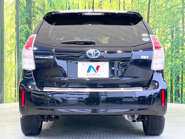 TOYOTA PRIUS Alpha 2017