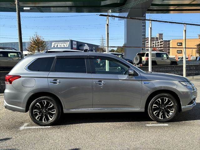 MITSUBISHI OUTLANDER PHEV 2016