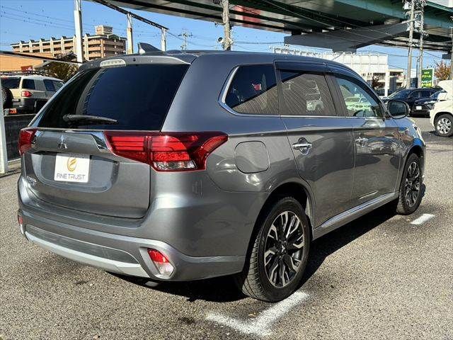 MITSUBISHI OUTLANDER PHEV 2016