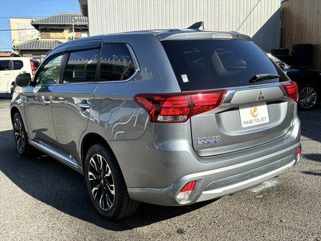 MITSUBISHI OUTLANDER PHEV 2016