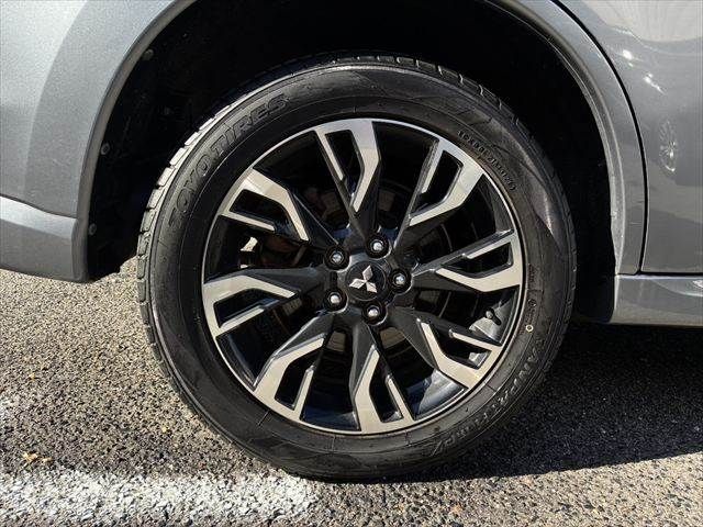 MITSUBISHI OUTLANDER PHEV 2016