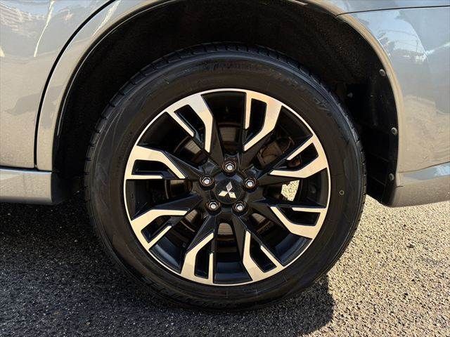 MITSUBISHI OUTLANDER PHEV 2016