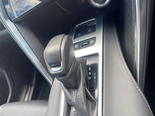 TOYOTA HARRIER HYBRID 2023