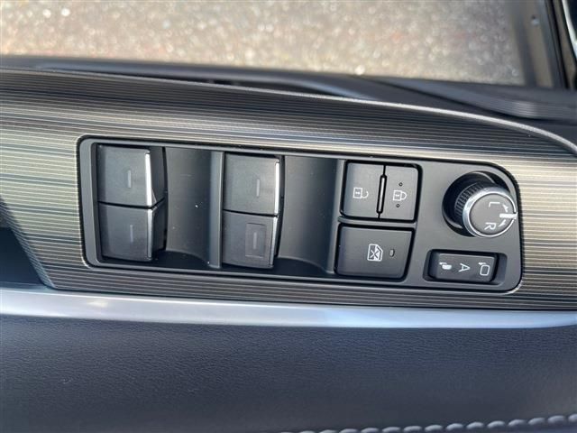 TOYOTA HARRIER HYBRID 2023