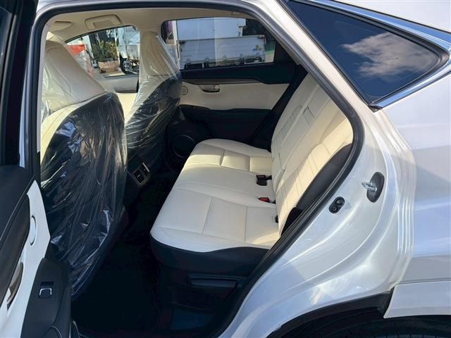 TOYOTA LEXUS NX300 2020