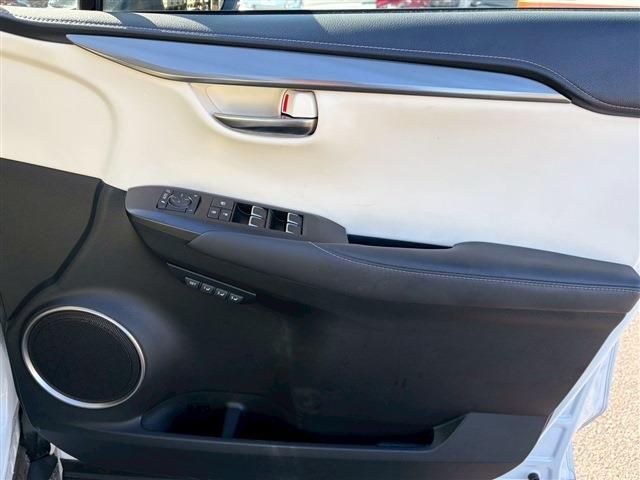 TOYOTA LEXUS NX300 2020