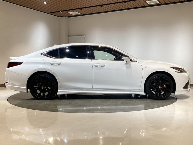 TOYOTA LEXUS ES300h 2023