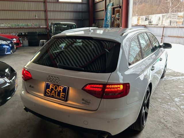 AUDI AUDI A4 AVANT 2010