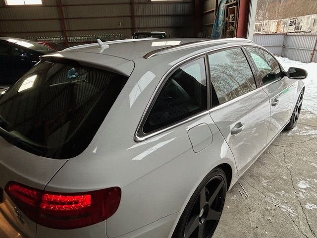 AUDI AUDI A4 AVANT 2010