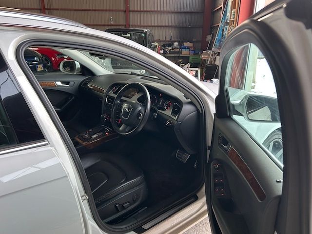 AUDI AUDI A4 AVANT 2010