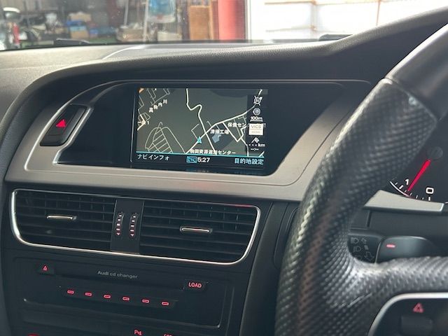 AUDI AUDI A4 AVANT 2010