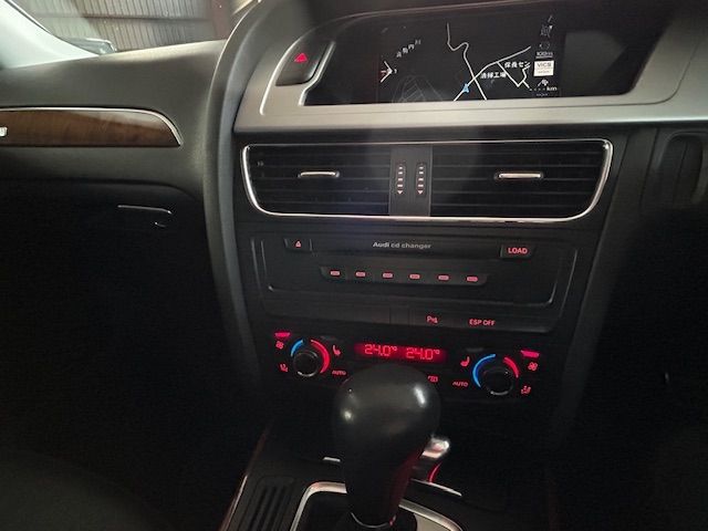 AUDI AUDI A4 AVANT 2010